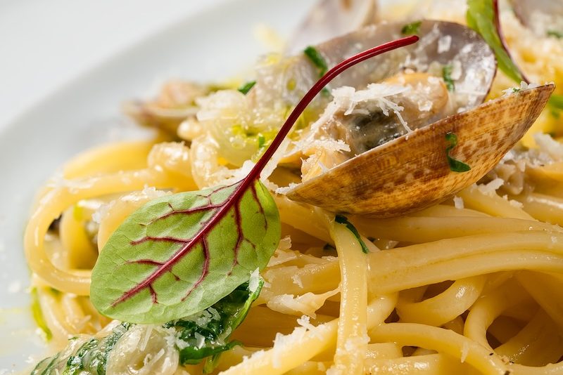 Третье блюдо в счете в подарок!